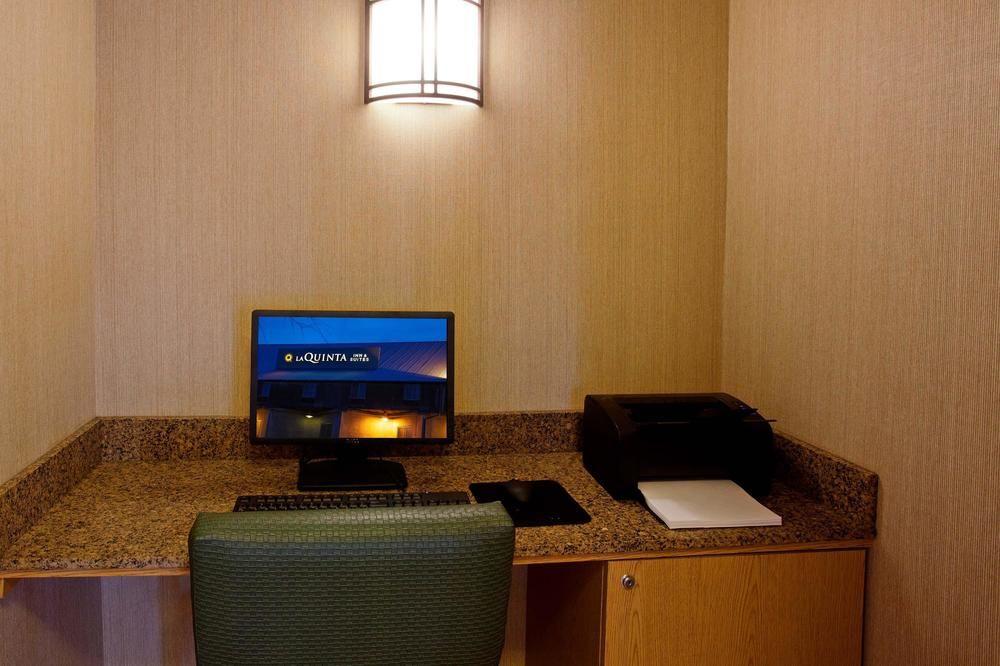 La Quinta & By Wyndham Spectrum Irvine