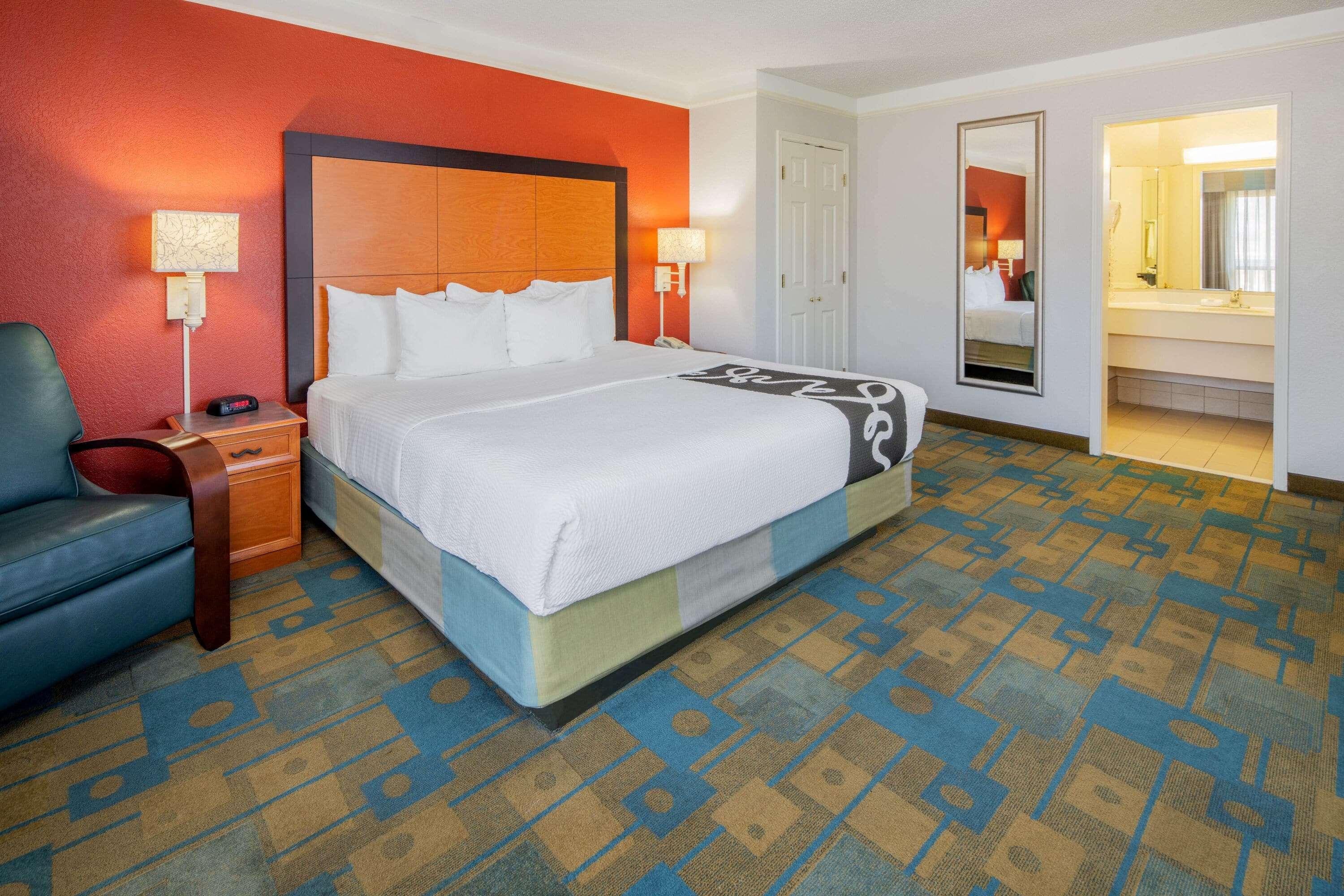 Hotel La Quinta & By Wyndham Spectrum Irvine