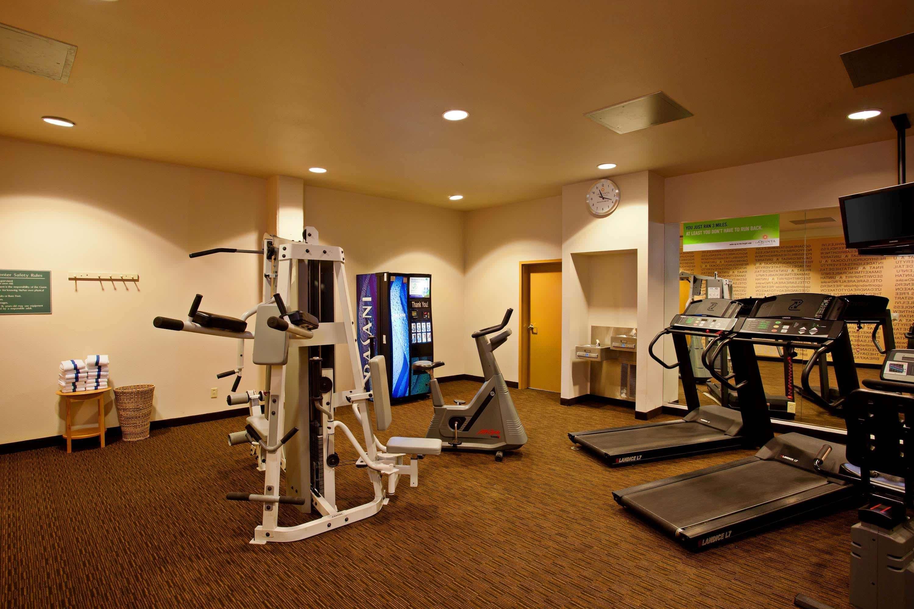 Hotel La Quinta & By Wyndham Spectrum 3*